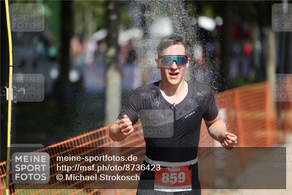 07.09.2025 - 19. Norderstedt Triathlon Michael Strokosch http://msf.ph/oto/8736423 07.09.2025 12:23:41 Laufen 152, 226, 859 meine-sportfotos.de