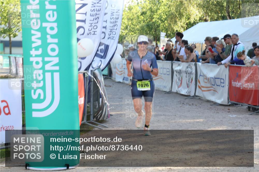 07.09.2025 - 19. Norderstedt Triathlon Luisa Fischer http://msf.ph/oto/8736440 07.09.2025 16:41:30 Ziel 1076, 1592 meine-sportfotos.de