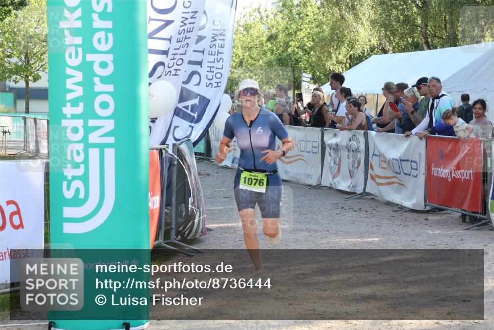 07.09.2025 - 19. Norderstedt Triathlon Luisa Fischer http://msf.ph/oto/8736444 07.09.2025 16:41:30 Ziel 1076, 1592 meine-sportfotos.de