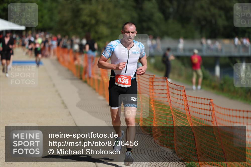 07.09.2025 - 19. Norderstedt Triathlon Michael Strokosch http://msf.ph/oto/8736456 07.09.2025 12:23:49 Laufen 152, 838 meine-sportfotos.de