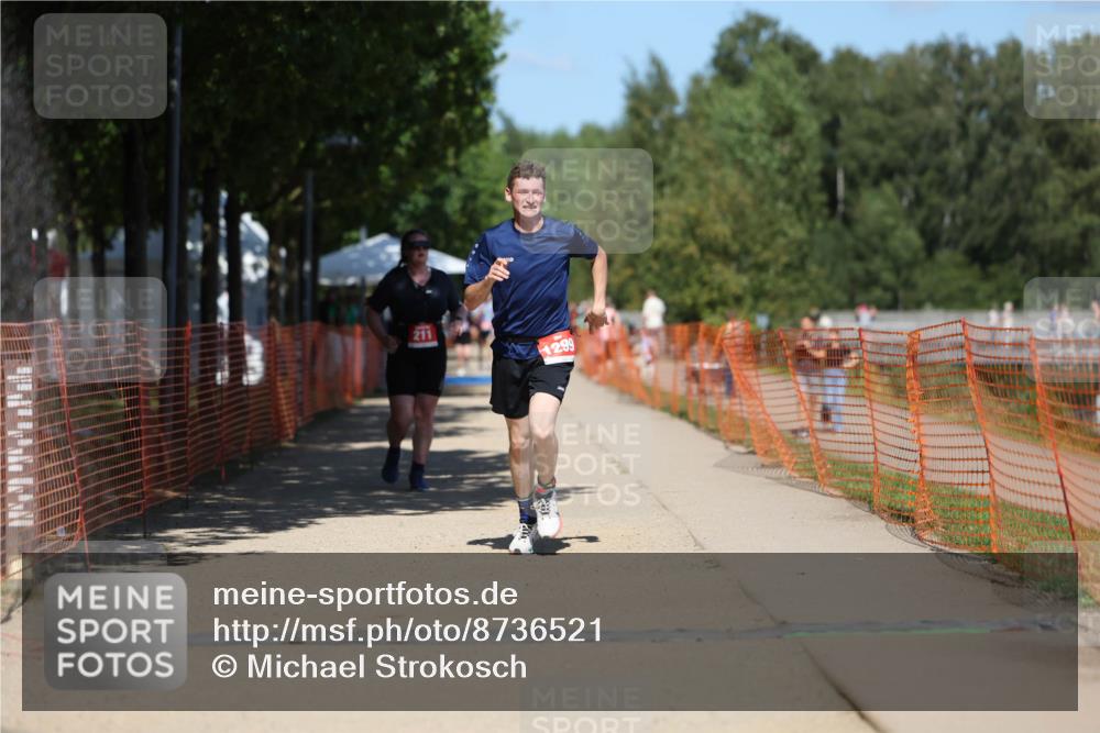 07.09.2025 - 19. Norderstedt Triathlon Michael Strokosch http://msf.ph/oto/8736521 07.09.2025 13:41:02 Laufen 183, 211, 1299 meine-sportfotos.de
