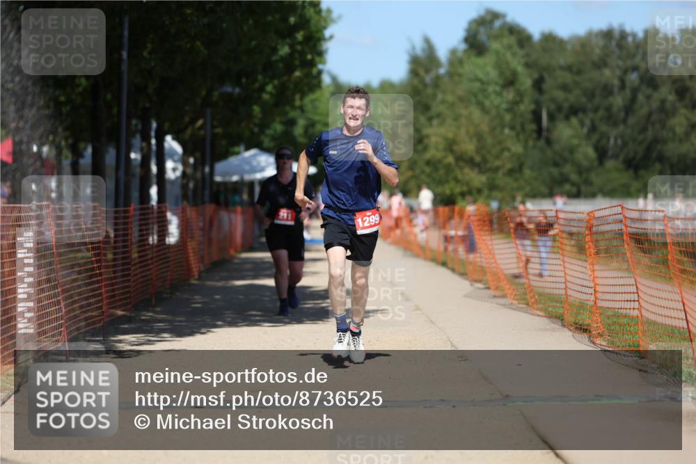 07.09.2025 - 19. Norderstedt Triathlon Michael Strokosch http://msf.ph/oto/8736525 07.09.2025 13:41:02 Laufen 183, 211, 1299 meine-sportfotos.de