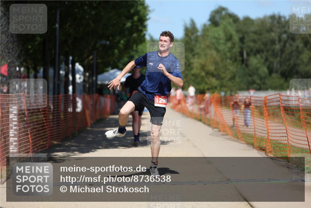 07.09.2025 - 19. Norderstedt Triathlon Michael Strokosch http://msf.ph/oto/8736538 07.09.2025 13:41:03 Laufen 211, 1299 meine-sportfotos.de