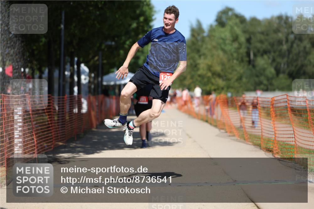07.09.2025 - 19. Norderstedt Triathlon Michael Strokosch http://msf.ph/oto/8736541 07.09.2025 13:41:03 Laufen 211, 1299 meine-sportfotos.de