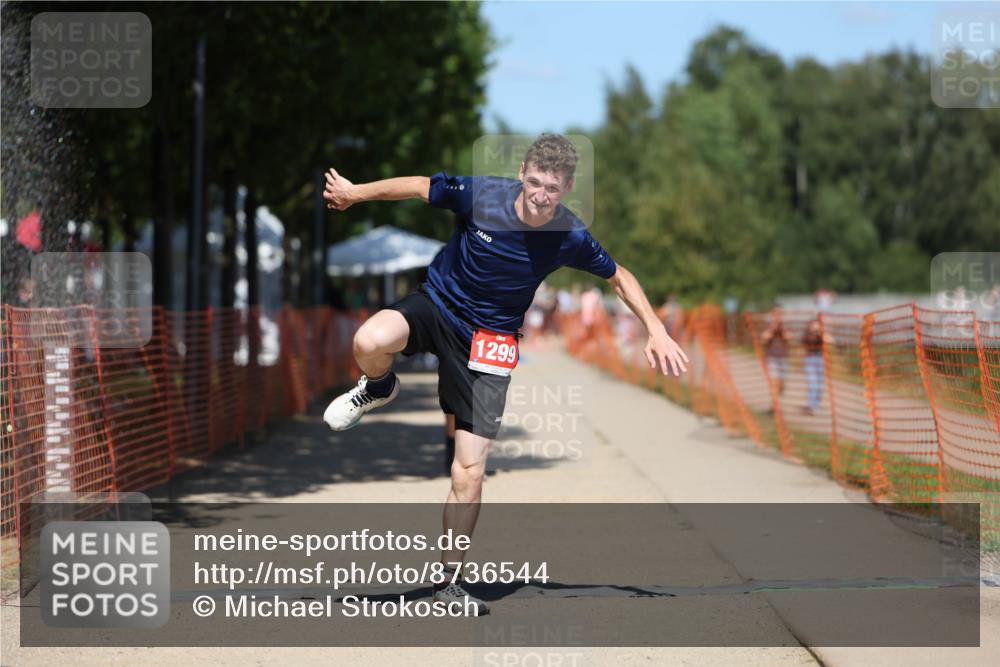 07.09.2025 - 19. Norderstedt Triathlon Michael Strokosch http://msf.ph/oto/8736544 07.09.2025 13:41:03 Laufen 211, 1299 meine-sportfotos.de
