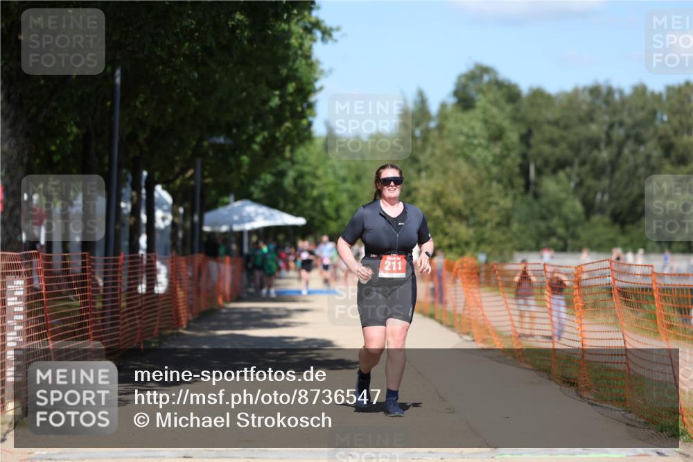 07.09.2025 - 19. Norderstedt Triathlon Michael Strokosch http://msf.ph/oto/8736547 07.09.2025 13:41:06 Laufen 211, 1299 meine-sportfotos.de