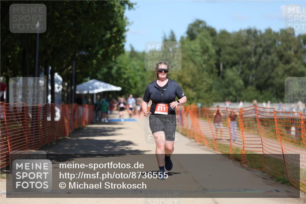 07.09.2025 - 19. Norderstedt Triathlon Michael Strokosch http://msf.ph/oto/8736555 07.09.2025 13:41:06 Laufen 211, 1299 meine-sportfotos.de