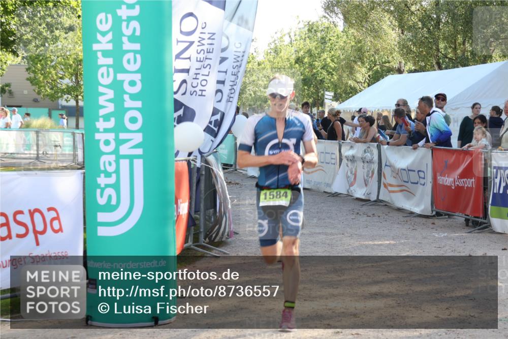 07.09.2025 - 19. Norderstedt Triathlon Luisa Fischer http://msf.ph/oto/8736557 07.09.2025 16:41:49 Ziel 1584, 1595 meine-sportfotos.de