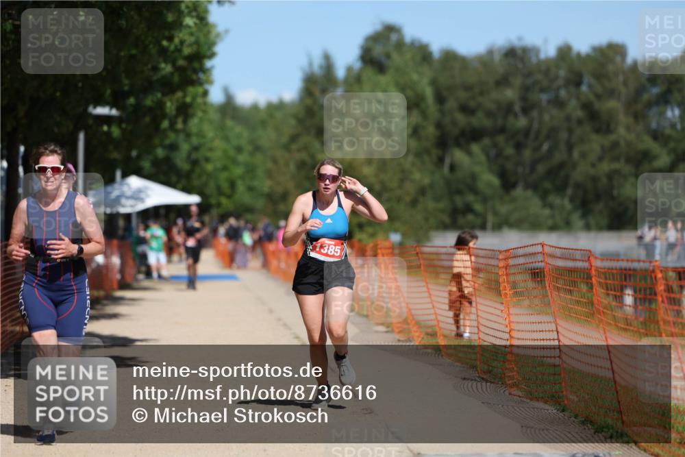 07.09.2025 - 19. Norderstedt Triathlon Michael Strokosch http://msf.ph/oto/8736616 07.09.2025 13:03:58 Laufen 216, 725, 1339, 1385 meine-sportfotos.de