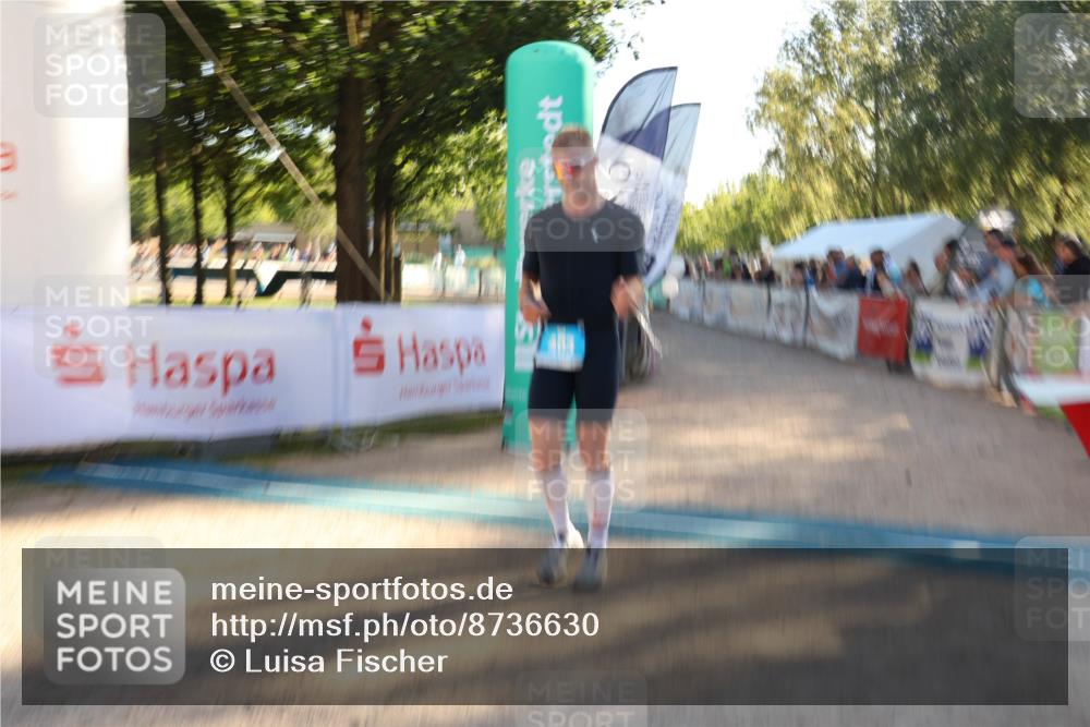 07.09.2025 - 19. Norderstedt Triathlon Luisa Fischer http://msf.ph/oto/8736630 07.09.2025 16:42:05 Ziel 403, 1100 meine-sportfotos.de
