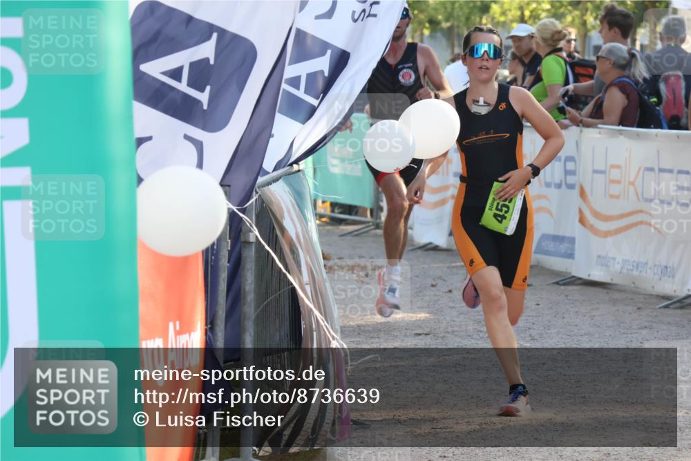 07.09.2025 - 19. Norderstedt Triathlon Luisa Fischer http://msf.ph/oto/8736639 07.09.2025 16:42:13 Ziel 459, 1100, 1561 meine-sportfotos.de