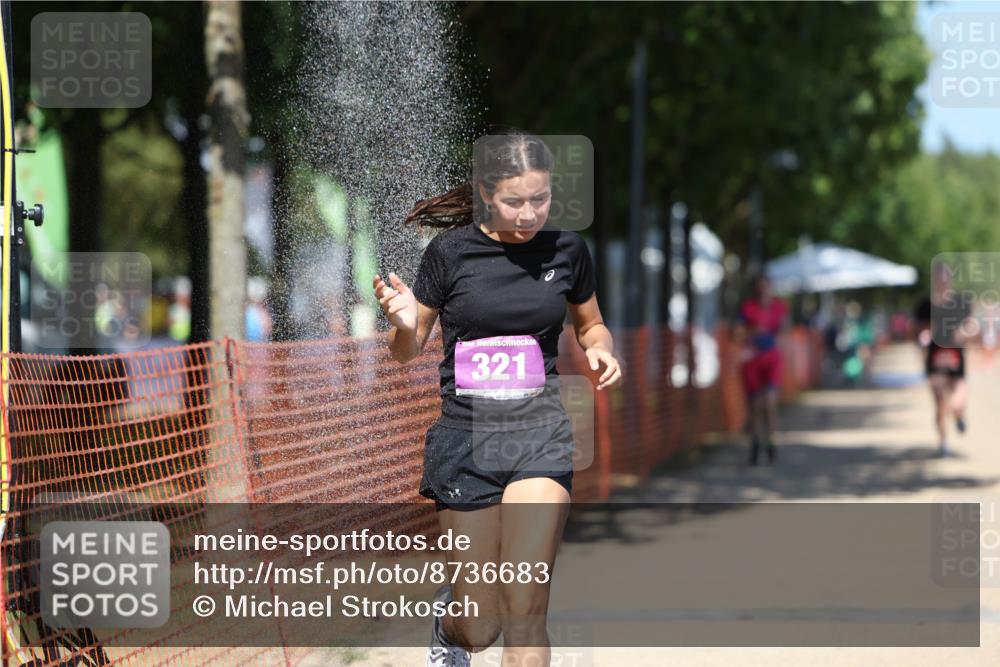 07.09.2025 - 19. Norderstedt Triathlon Michael Strokosch http://msf.ph/oto/8736683 07.09.2025 13:41:49 Laufen 242, 321, 842 meine-sportfotos.de