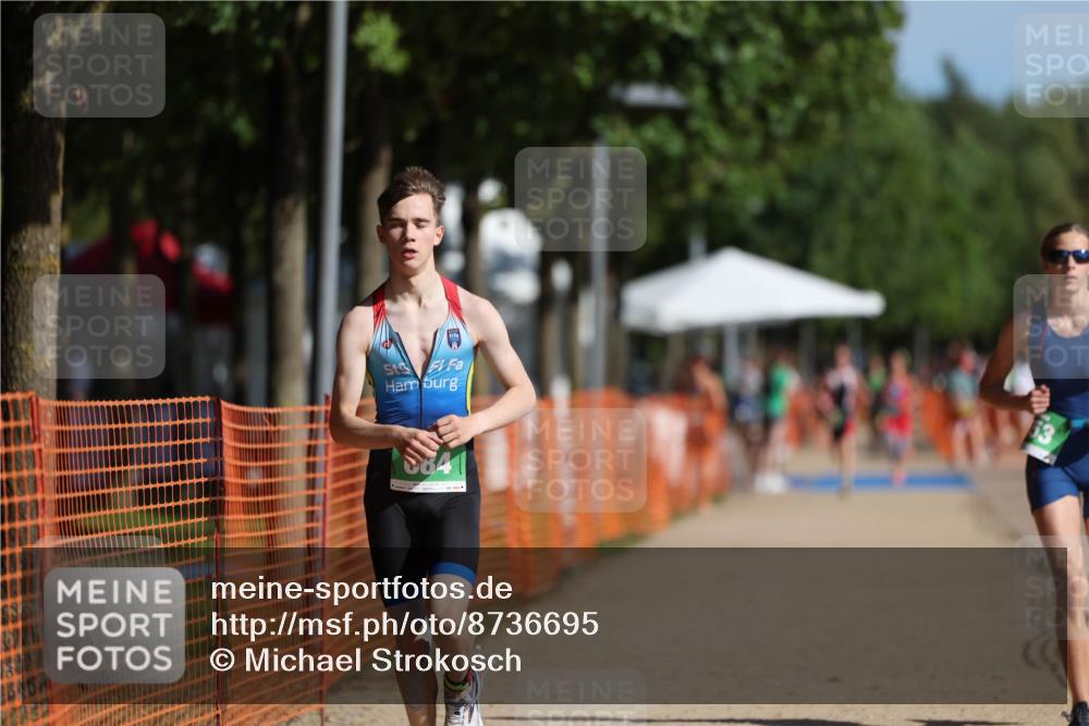 07.09.2025 - 19. Norderstedt Triathlon Michael Strokosch http://msf.ph/oto/8736695 07.09.2025 10:53:31 Laufen 653, 684 meine-sportfotos.de