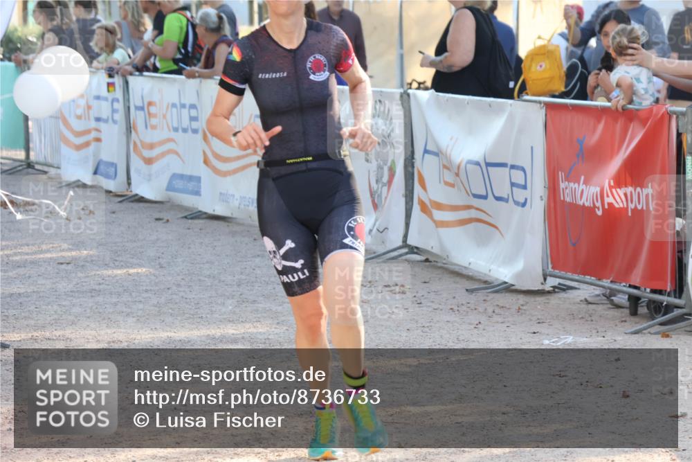 07.09.2025 - 19. Norderstedt Triathlon Luisa Fischer http://msf.ph/oto/8736733 07.09.2025 16:42:46 Ziel 1050 meine-sportfotos.de