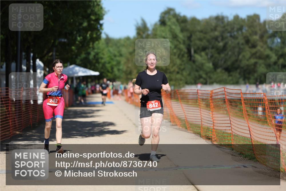 07.09.2025 - 19. Norderstedt Triathlon Michael Strokosch http://msf.ph/oto/8736740 07.09.2025 13:41:54 Laufen 242, 842 meine-sportfotos.de