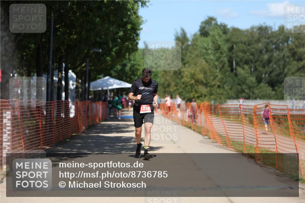 07.09.2025 - 19. Norderstedt Triathlon Michael Strokosch http://msf.ph/oto/8736785 07.09.2025 13:42:09 Laufen 1215 meine-sportfotos.de
