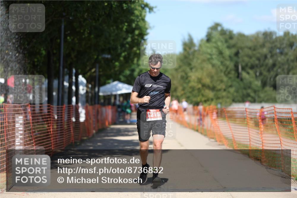 07.09.2025 - 19. Norderstedt Triathlon Michael Strokosch http://msf.ph/oto/8736832 07.09.2025 13:42:11 Laufen 1215 meine-sportfotos.de