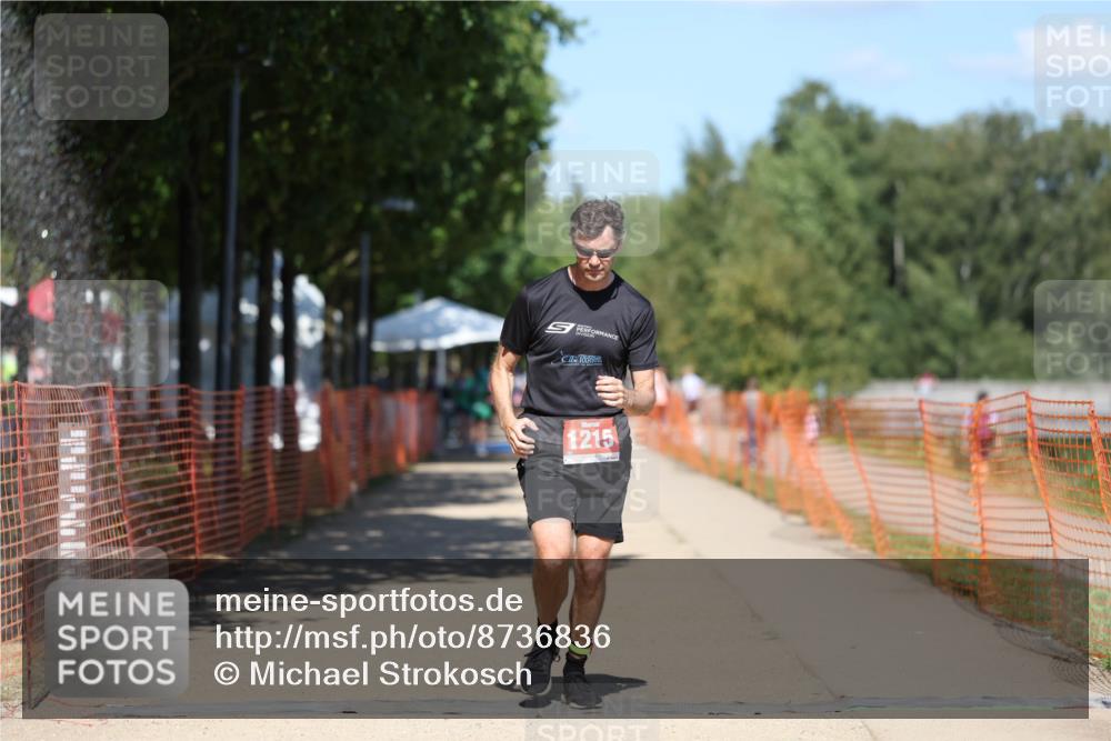 07.09.2025 - 19. Norderstedt Triathlon Michael Strokosch http://msf.ph/oto/8736836 07.09.2025 13:42:11 Laufen 1215 meine-sportfotos.de