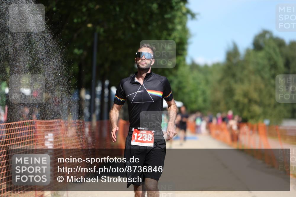 07.09.2025 - 19. Norderstedt Triathlon Michael Strokosch http://msf.ph/oto/8736846 07.09.2025 13:04:13 Laufen 1238 meine-sportfotos.de