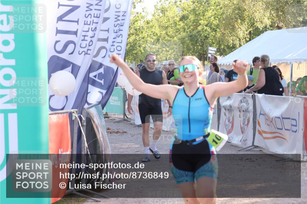 07.09.2025 - 19. Norderstedt Triathlon Luisa Fischer http://msf.ph/oto/8736849 07.09.2025 16:43:02 Ziel 516, 1075 meine-sportfotos.de