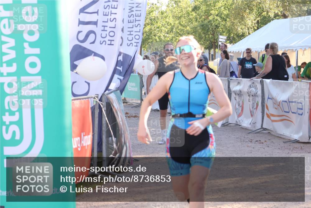 07.09.2025 - 19. Norderstedt Triathlon Luisa Fischer http://msf.ph/oto/8736853 07.09.2025 16:43:02 Ziel 516, 1075 meine-sportfotos.de