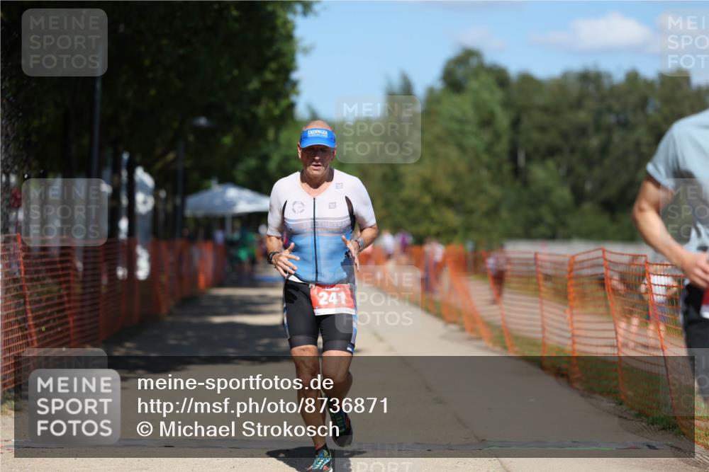 07.09.2025 - 19. Norderstedt Triathlon Michael Strokosch http://msf.ph/oto/8736871 07.09.2025 13:42:37 Laufen 241, 336, 790 meine-sportfotos.de