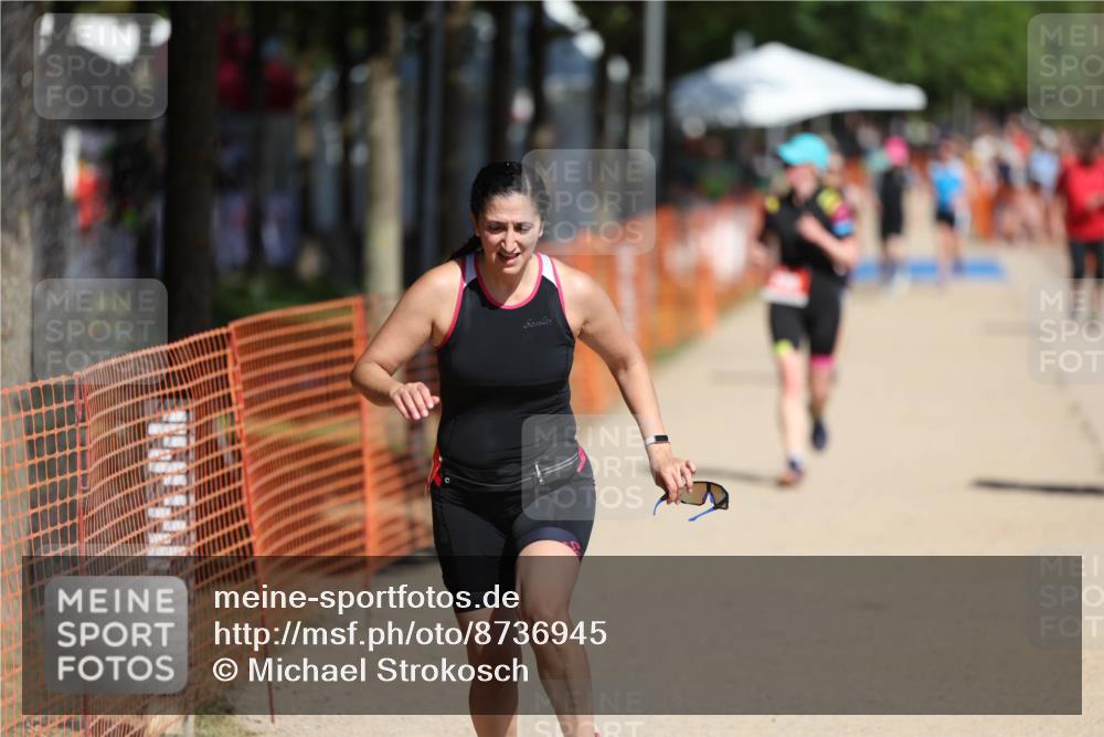 07.09.2025 - 19. Norderstedt Triathlon Michael Strokosch http://msf.ph/oto/8736945 07.09.2025 12:25:14 Laufen 299, 1367, 1380 meine-sportfotos.de