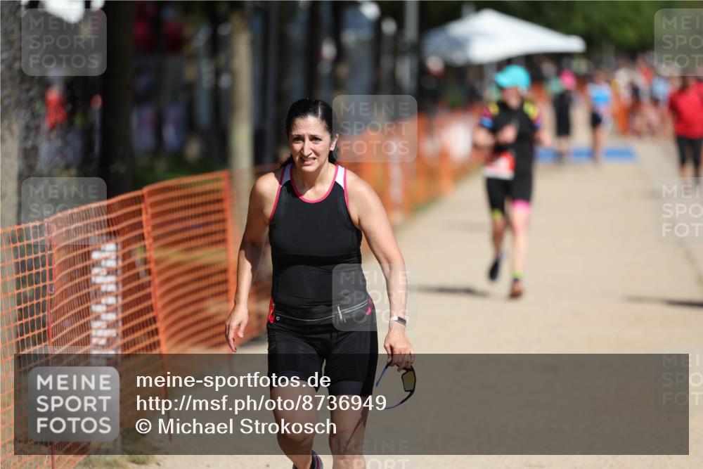 07.09.2025 - 19. Norderstedt Triathlon Michael Strokosch http://msf.ph/oto/8736949 07.09.2025 12:25:14 Laufen 299, 1367, 1380 meine-sportfotos.de