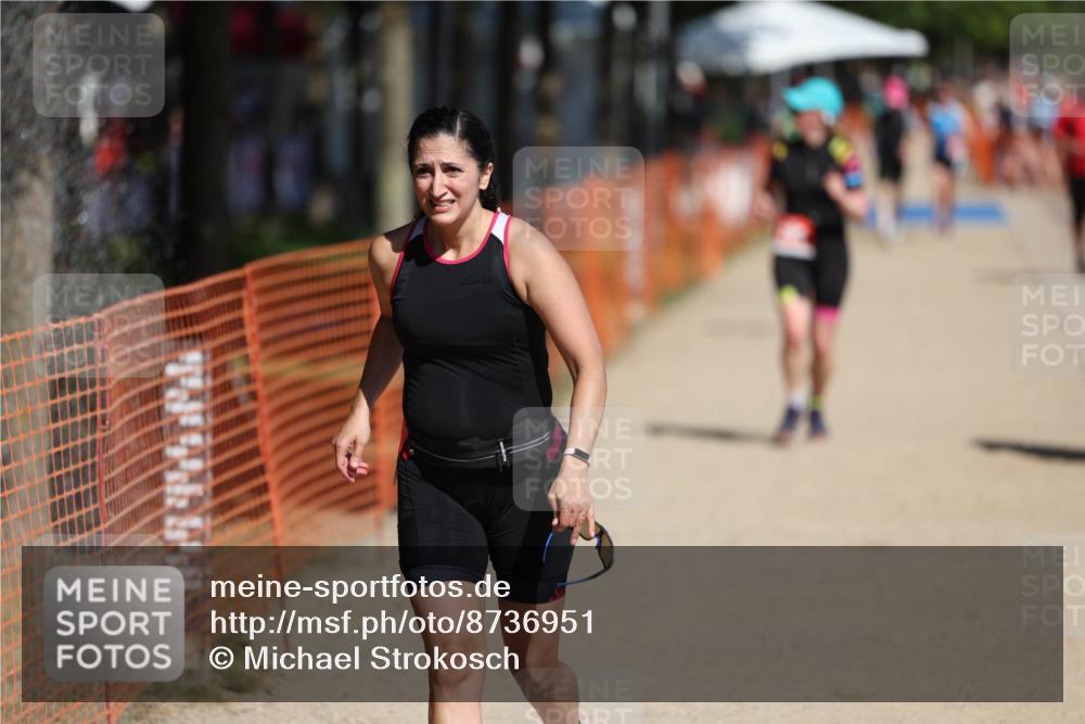 07.09.2025 - 19. Norderstedt Triathlon Michael Strokosch http://msf.ph/oto/8736951 07.09.2025 12:25:15 Laufen 299, 1367, 1380 meine-sportfotos.de