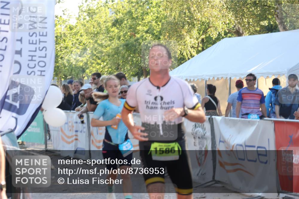 07.09.2025 - 19. Norderstedt Triathlon Luisa Fischer http://msf.ph/oto/8736953 07.09.2025 16:43:21 Ziel 430, 1545, 1546, 1586 meine-sportfotos.de