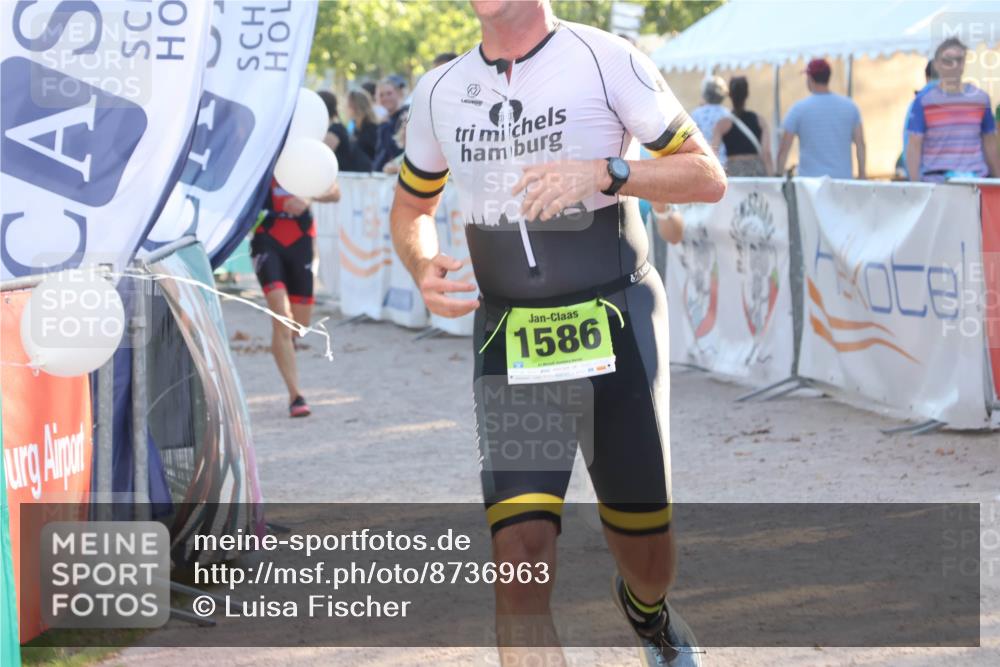 07.09.2025 - 19. Norderstedt Triathlon Luisa Fischer http://msf.ph/oto/8736963 07.09.2025 16:43:22 Ziel 430, 1063, 1545, 1546, 1586 meine-sportfotos.de
