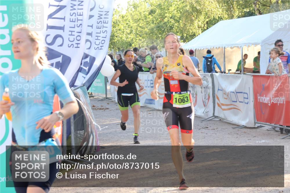 07.09.2025 - 19. Norderstedt Triathlon Luisa Fischer http://msf.ph/oto/8737015 07.09.2025 16:43:25 Ziel 430, 1063, 1422, 1545, 1546, 1586 meine-sportfotos.de