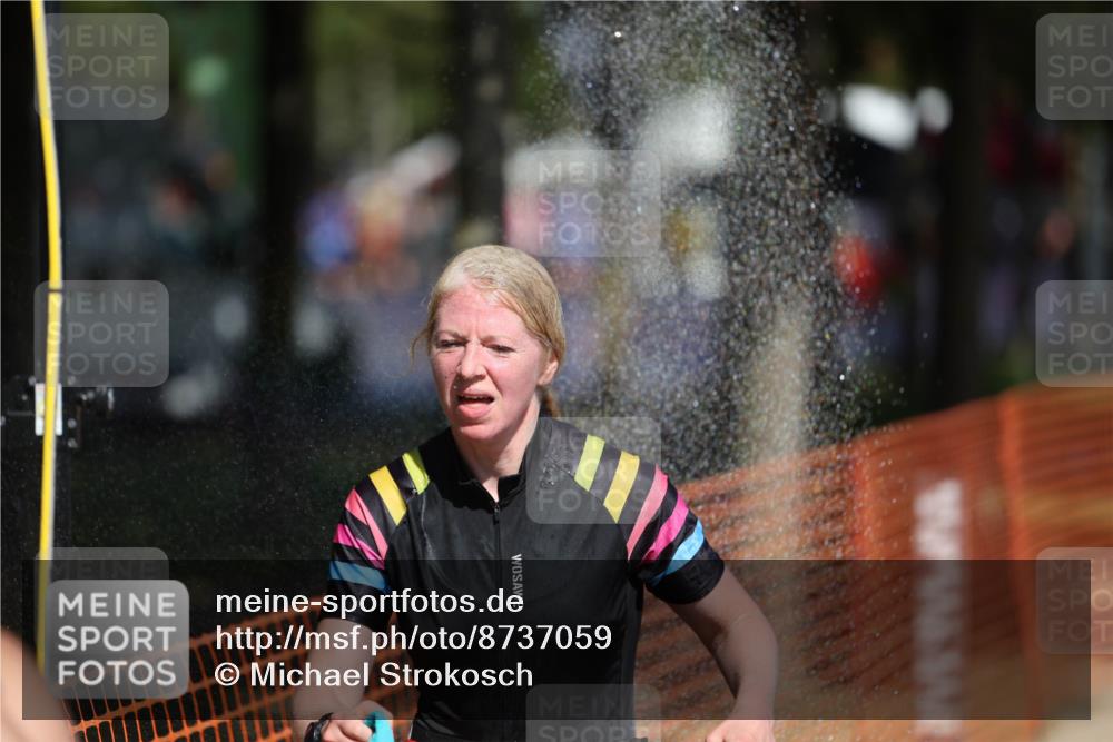 07.09.2025 - 19. Norderstedt Triathlon Michael Strokosch http://msf.ph/oto/8737059 07.09.2025 12:25:21 Laufen 299, 1327, 1367 meine-sportfotos.de