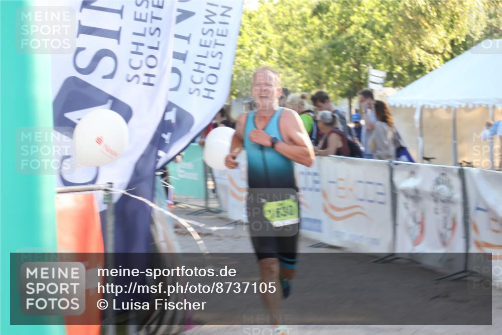 07.09.2025 - 19. Norderstedt Triathlon Luisa Fischer http://msf.ph/oto/8737105 07.09.2025 16:43:35 Ziel 1549, 1577, 1606, 1630 meine-sportfotos.de