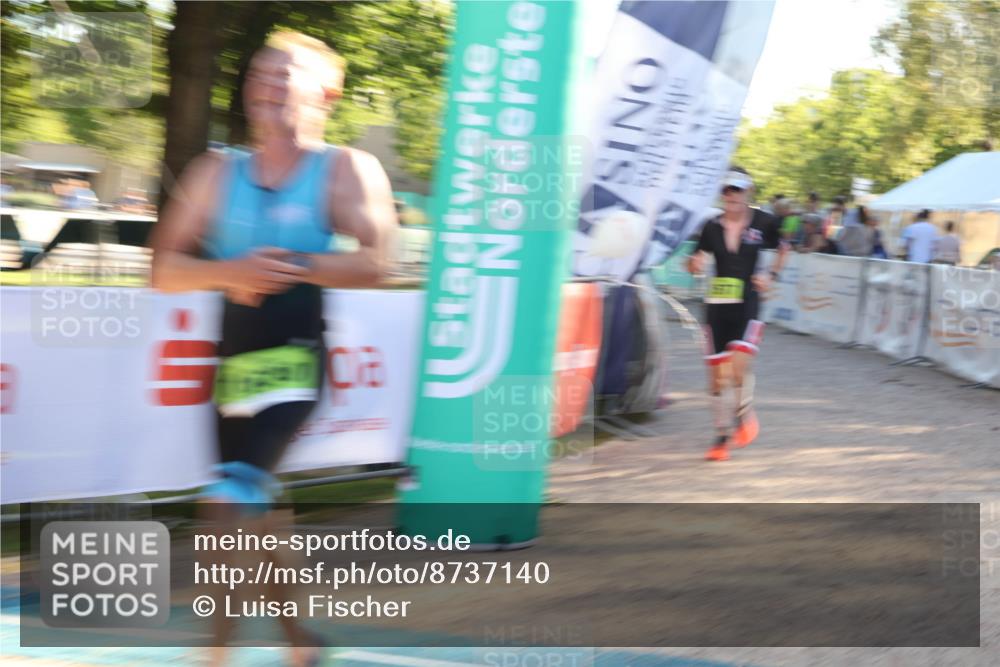07.09.2025 - 19. Norderstedt Triathlon Luisa Fischer http://msf.ph/oto/8737140 07.09.2025 16:43:37 Ziel 1549, 1577, 1606, 1630 meine-sportfotos.de