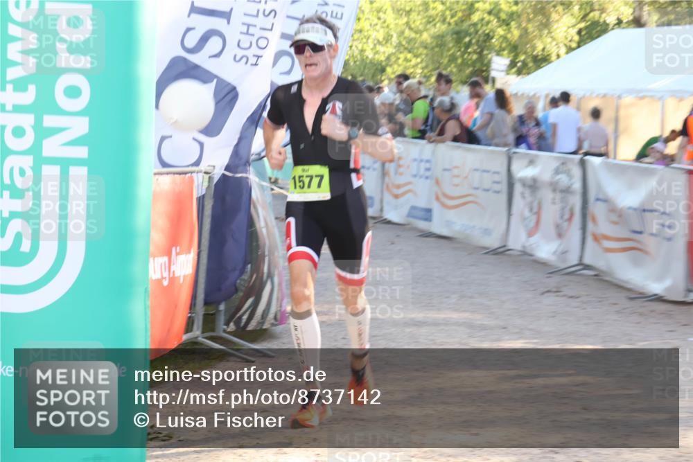 07.09.2025 - 19. Norderstedt Triathlon Luisa Fischer http://msf.ph/oto/8737142 07.09.2025 16:43:37 Ziel 1549, 1577, 1606, 1630 meine-sportfotos.de