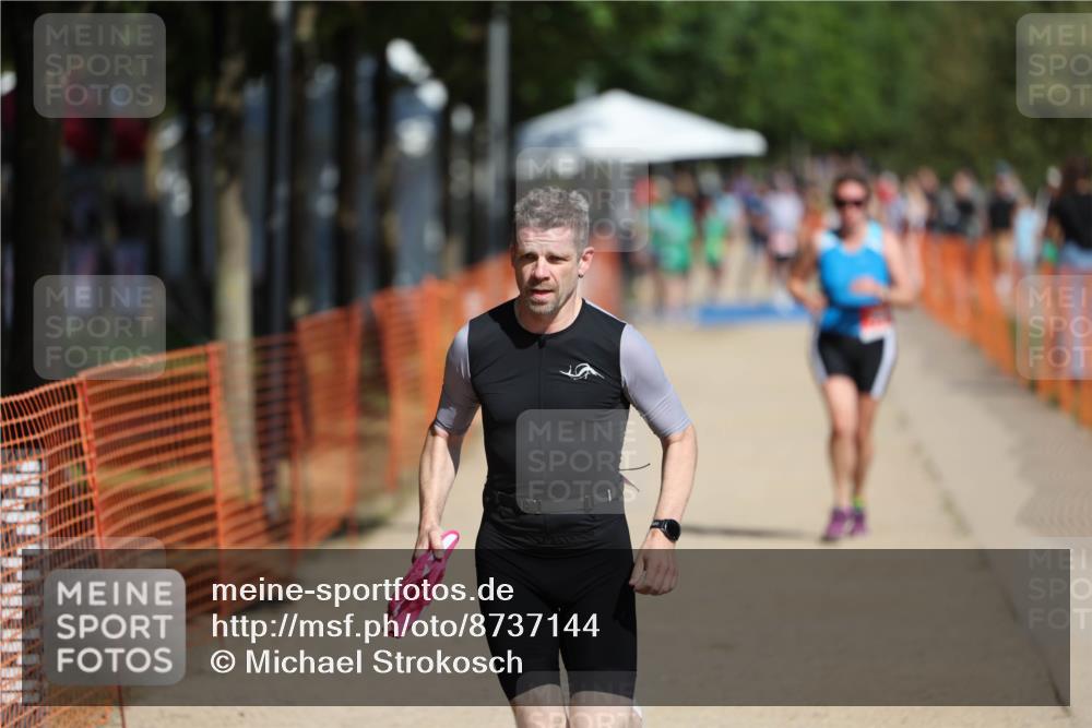 07.09.2025 - 19. Norderstedt Triathlon Michael Strokosch http://msf.ph/oto/8737144 07.09.2025 12:25:30 Laufen 136, 727, 793, 1327 meine-sportfotos.de