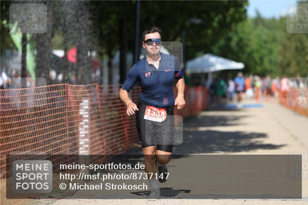 07.09.2025 - 19. Norderstedt Triathlon Michael Strokosch http://msf.ph/oto/8737147 07.09.2025 13:43:48 Laufen 1354 meine-sportfotos.de