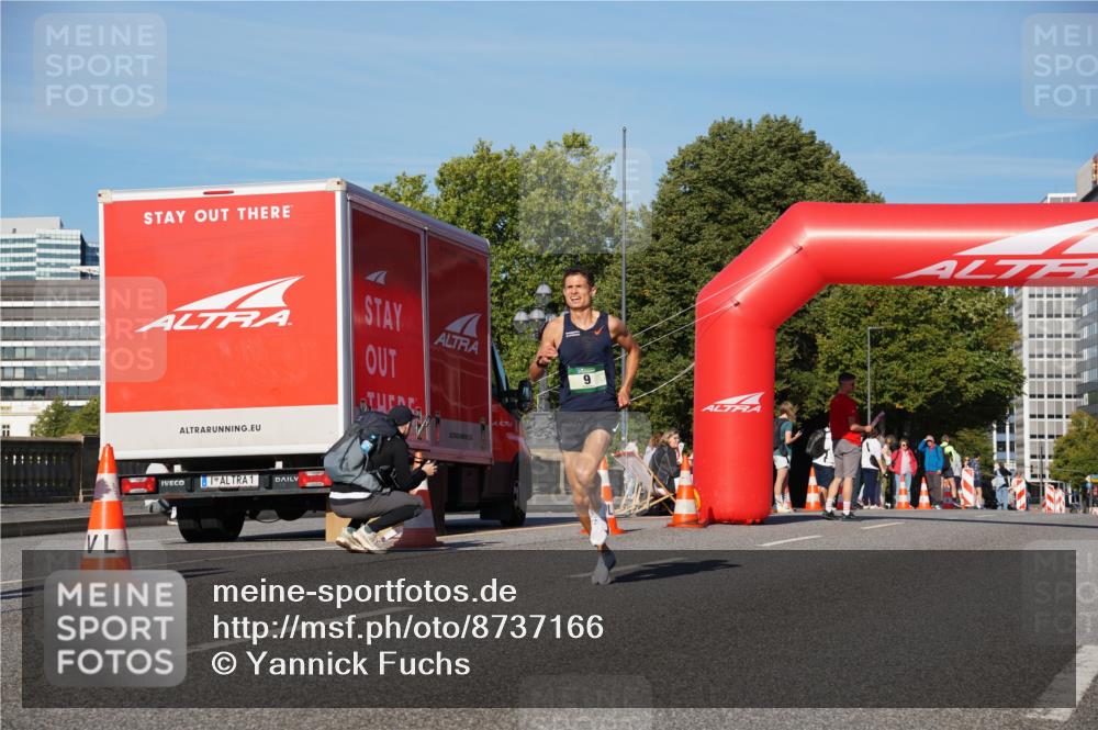 07.09.2025 - BARMER Alsterlauf Yannick Fuchs http://msf.ph/oto/8737166 07.09.2025 09:23:00 Laufen 1, 9 meine-sportfotos.de