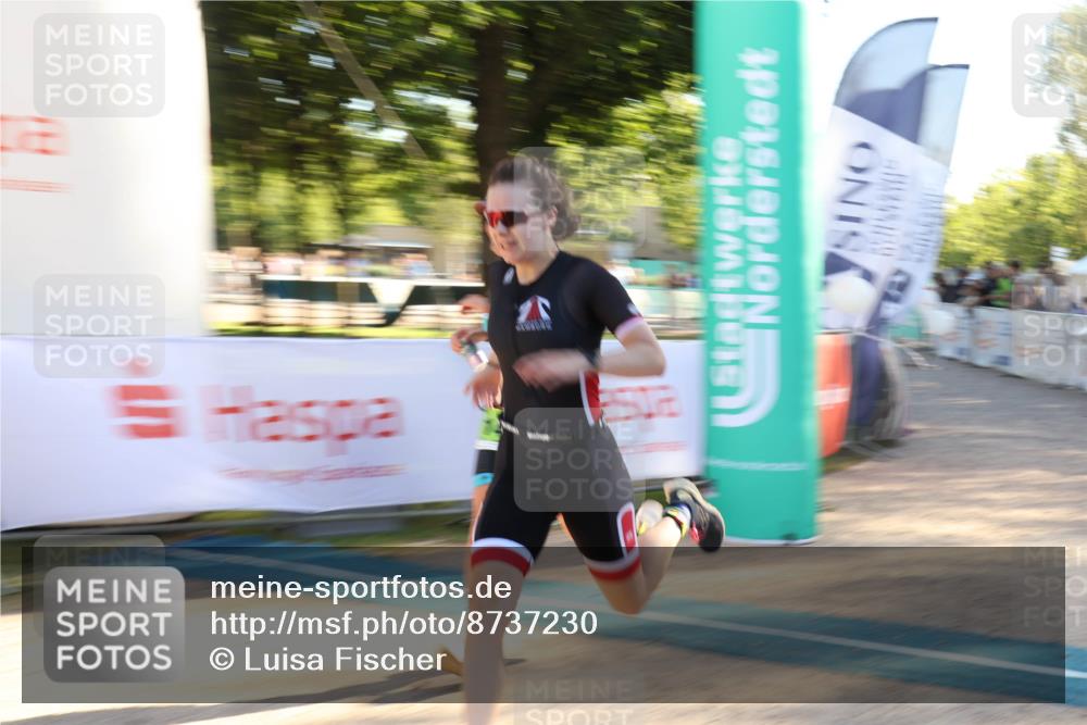 07.09.2025 - 19. Norderstedt Triathlon Luisa Fischer http://msf.ph/oto/8737230 07.09.2025 16:43:44 Ziel 1097, 1486, 1555, 1577 meine-sportfotos.de