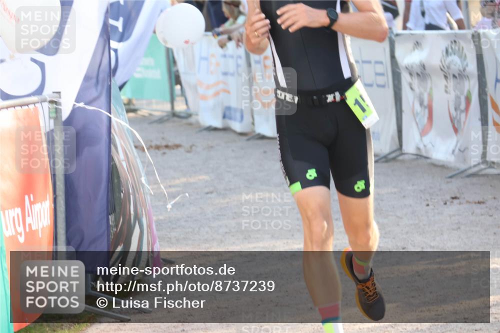 07.09.2025 - 19. Norderstedt Triathlon Luisa Fischer http://msf.ph/oto/8737239 07.09.2025 16:43:47 Ziel 1097, 1486, 1555 meine-sportfotos.de