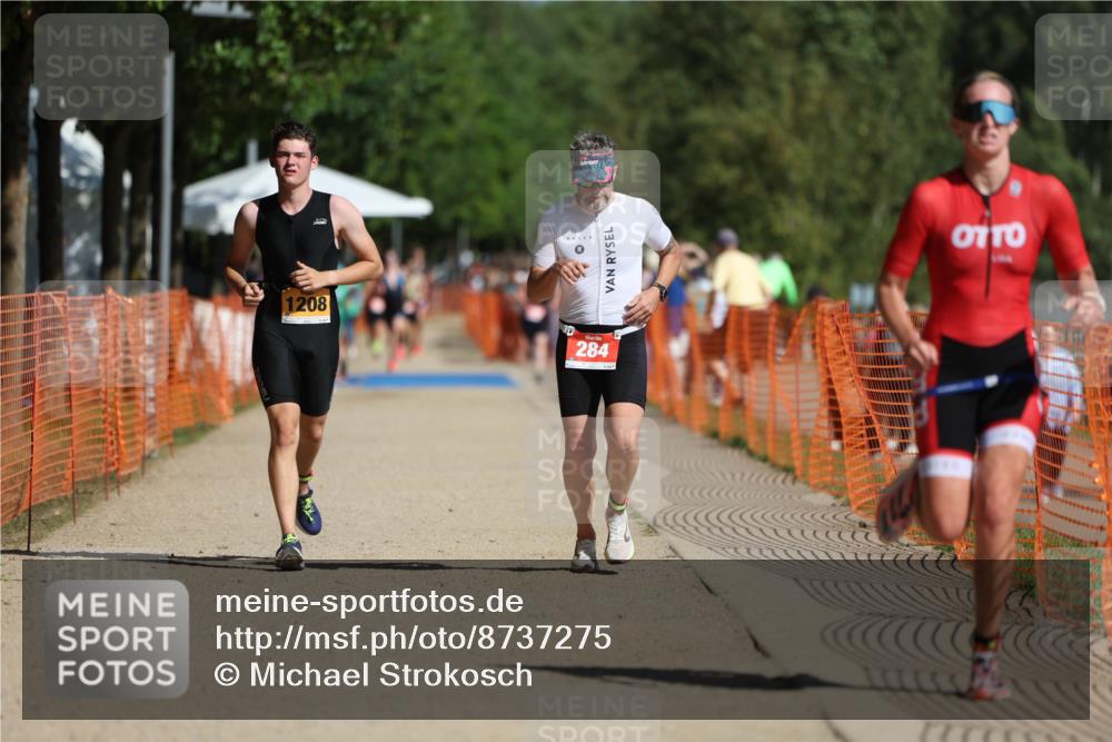 07.09.2025 - 19. Norderstedt Triathlon Michael Strokosch http://msf.ph/oto/8737275 07.09.2025 11:48:44 Laufen 231, 284, 1208 meine-sportfotos.de