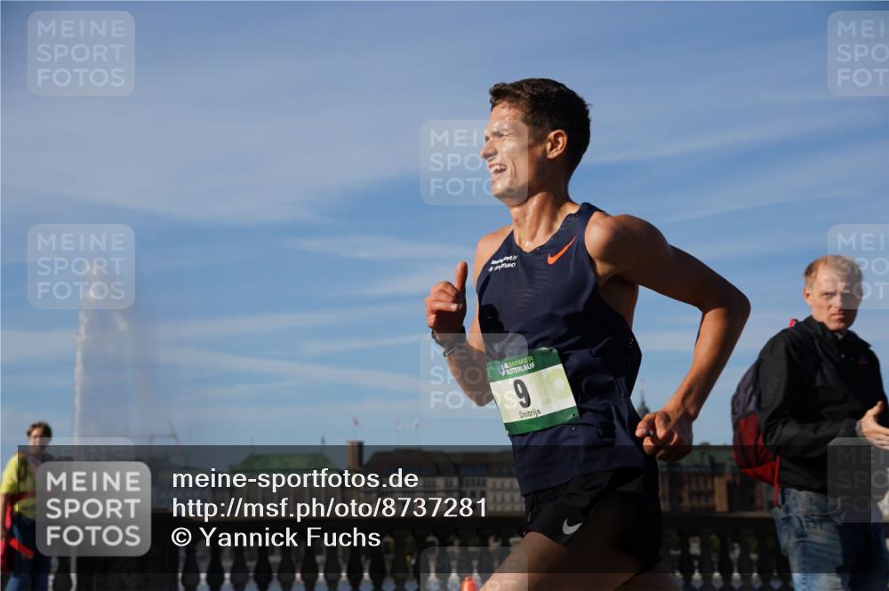 07.09.2025 - BARMER Alsterlauf Yannick Fuchs http://msf.ph/oto/8737281 07.09.2025 09:23:02 Laufen 111111, 9 meine-sportfotos.de