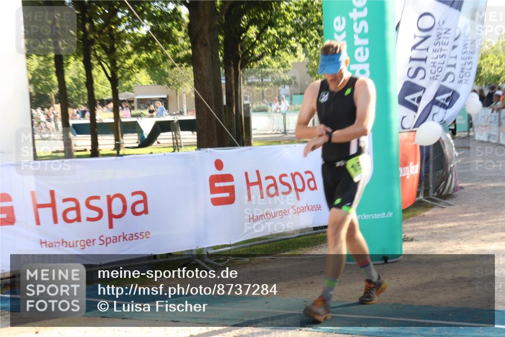 07.09.2025 - 19. Norderstedt Triathlon Luisa Fischer http://msf.ph/oto/8737284 07.09.2025 16:43:49 Ziel 1097, 1486, 1555 meine-sportfotos.de