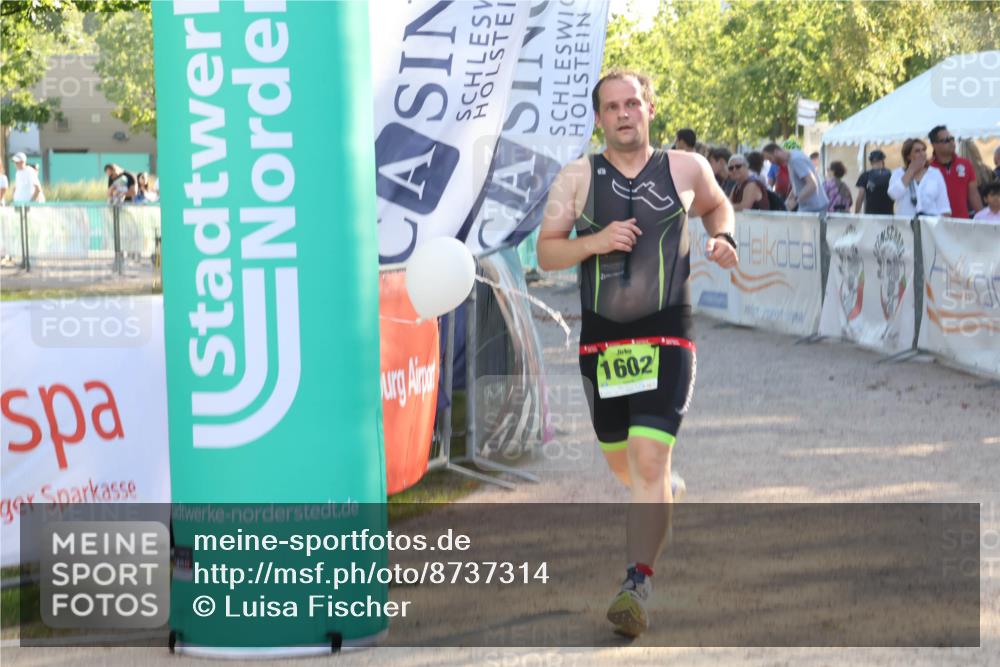 07.09.2025 - 19. Norderstedt Triathlon Luisa Fischer http://msf.ph/oto/8737314 07.09.2025 16:43:54 Ziel 1555, 1602 meine-sportfotos.de