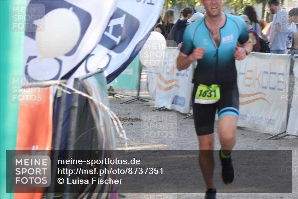 07.09.2025 - 19. Norderstedt Triathlon Luisa Fischer http://msf.ph/oto/8737351 07.09.2025 16:43:58 Ziel 1602, 1631 meine-sportfotos.de