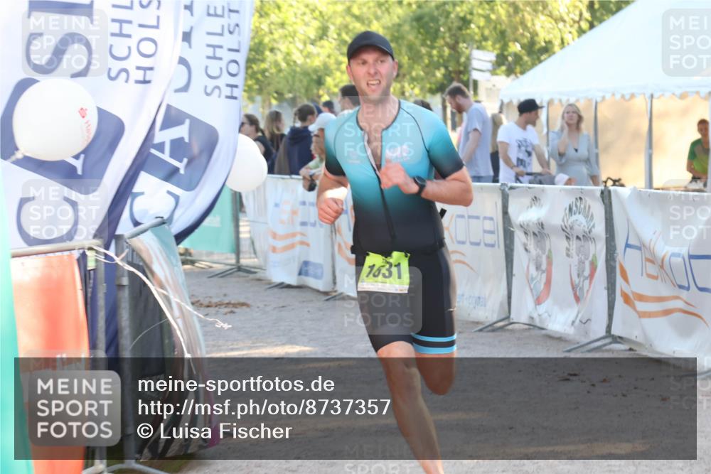 07.09.2025 - 19. Norderstedt Triathlon Luisa Fischer http://msf.ph/oto/8737357 07.09.2025 16:43:59 Ziel 1602, 1631 meine-sportfotos.de