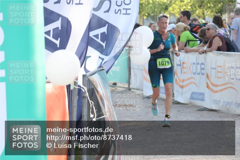07.09.2025 - 19. Norderstedt Triathlon Luisa Fischer http://msf.ph/oto/8737418 07.09.2025 16:44:17 Ziel 1079 meine-sportfotos.de