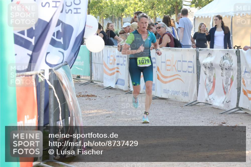 07.09.2025 - 19. Norderstedt Triathlon Luisa Fischer http://msf.ph/oto/8737429 07.09.2025 16:44:17 Ziel 1079 meine-sportfotos.de