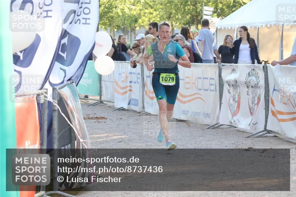 07.09.2025 - 19. Norderstedt Triathlon Luisa Fischer http://msf.ph/oto/8737436 07.09.2025 16:44:17 Ziel 1079 meine-sportfotos.de